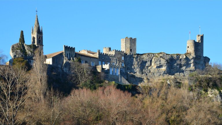 Château de Bonaguil visite de — château de Bonaguil paysage médiéval