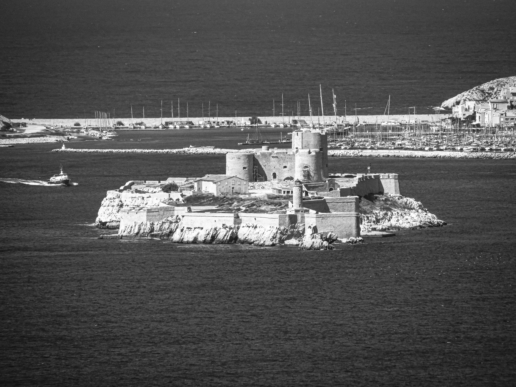 Château d'If à Marseille : de la forteresse royale à la prison d’État — vue du Château d'If à Marseille