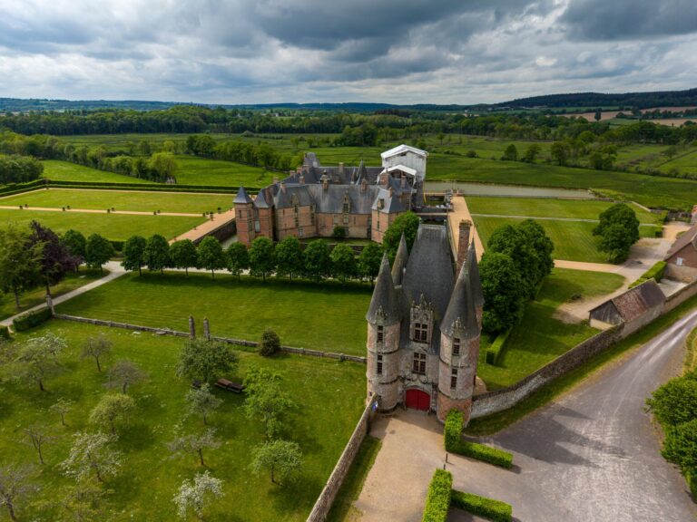 Châteaux en Normandie lesquels visiter — vue paysage château en Normandie