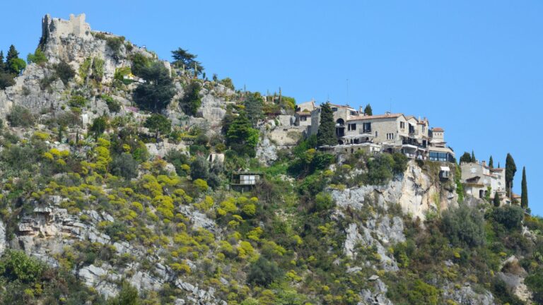 Èze village que voir sur — ruelles médiévales du village d'Èze