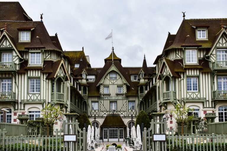 Hôtel du Golf à Deauville — vue de l'hôtel du Golf à Deauville