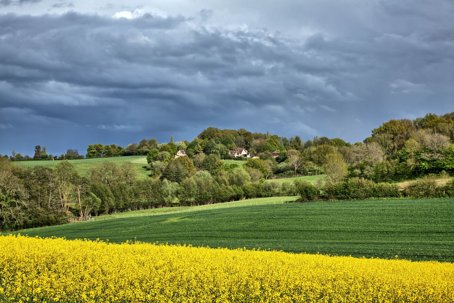 Que voir dans le Perche pour une première fois réussie : villages et sites incontournables — village pittoresque dans le Perche