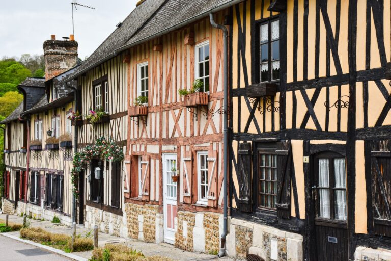 Val-au-Perche infos pratiques et visite — village pittoresque en Normandie