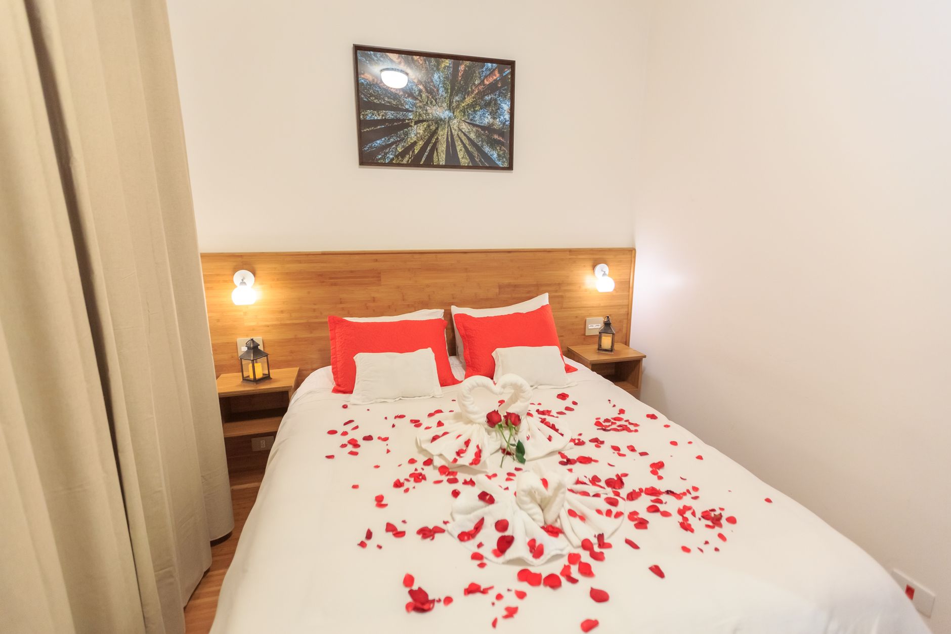 Dormir à Val-de-Reuil pour visiter Rouen sans stress ni surcoût — chambre d'hôtel à Val-de-Reuil