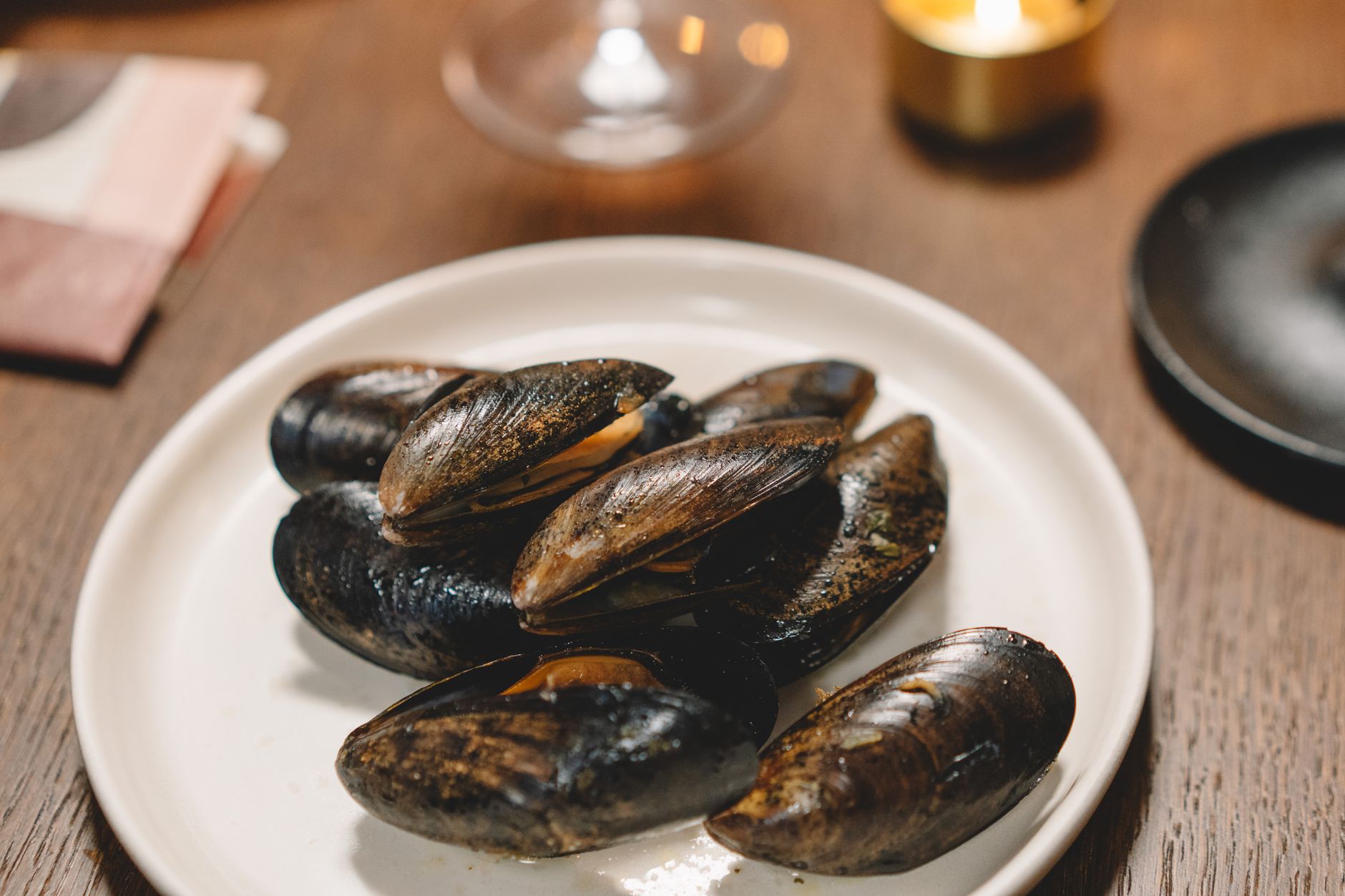 Où manger sur le port de Barfleur pour profiter de la mer et de l’assiette — restaurant de fruits de mer Barfleur port