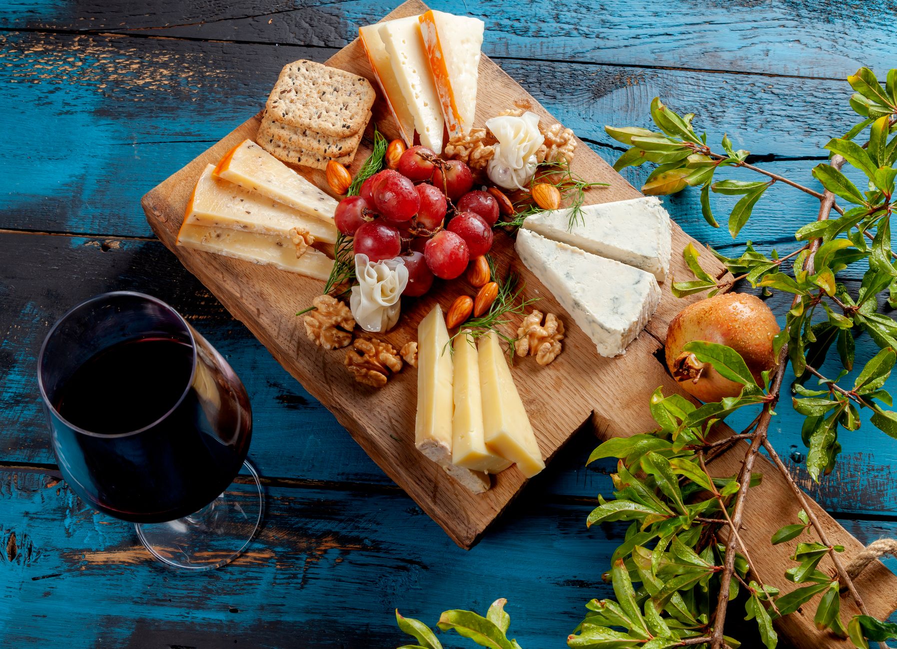 Fromageries emblématiques de Bordeaux pour une dégustation qui tient la route — fromages variés accord vin Bordeaux