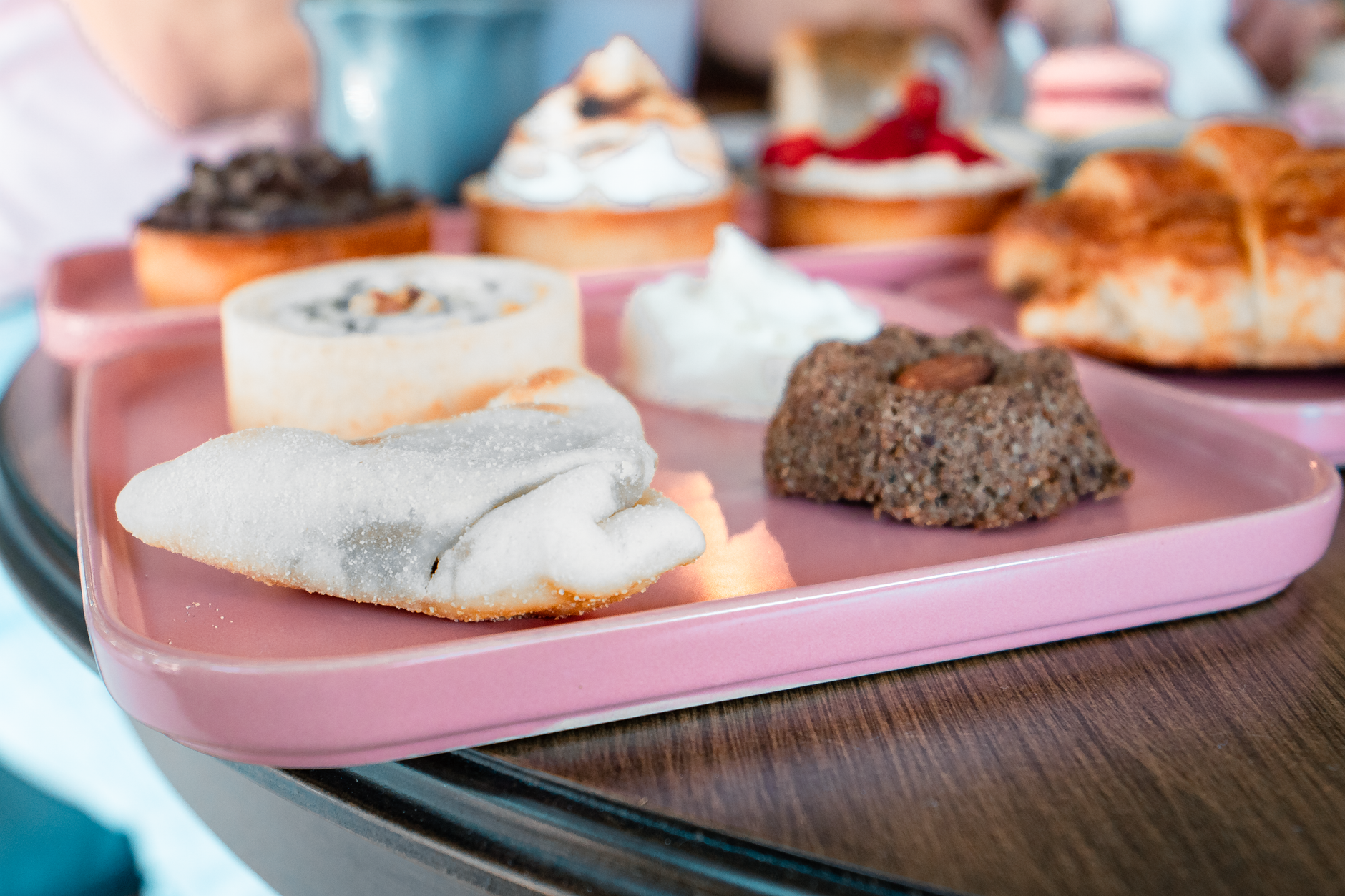 Spécialités vendéennes du gâteau au — assortiment de pâtisseries vendéennes