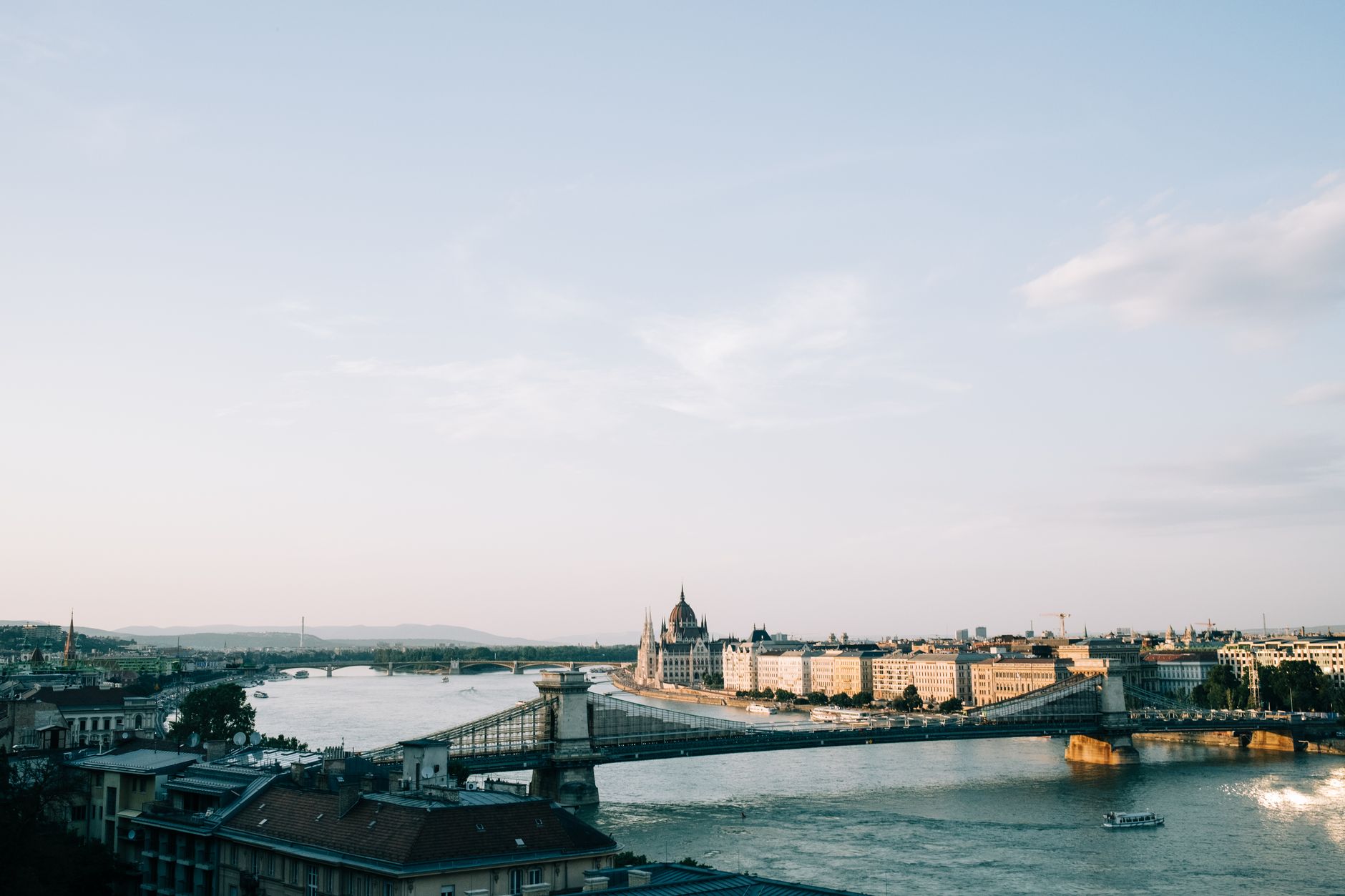Comment visiter Budapest en 2 — ciel de Budapest au coucher du soleil