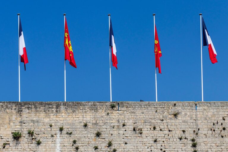 Comment visiter le château de — vue architecture historique château de Caen
