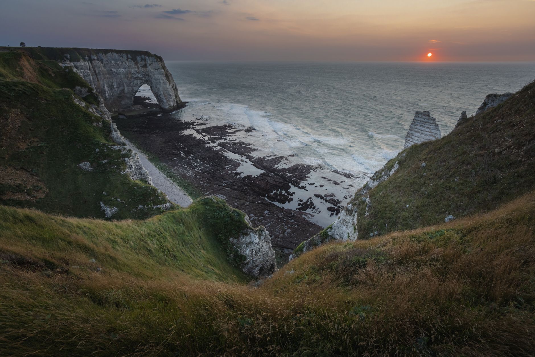 Pourquoi la Normandie est-elle la — falaises côtières de Normandie au coucher du soleil